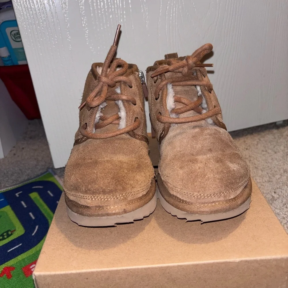 Children Unisex Boots UGG Kids Neumel II (Toddler/Little Kid) SIZE 12 PRE-OWNED